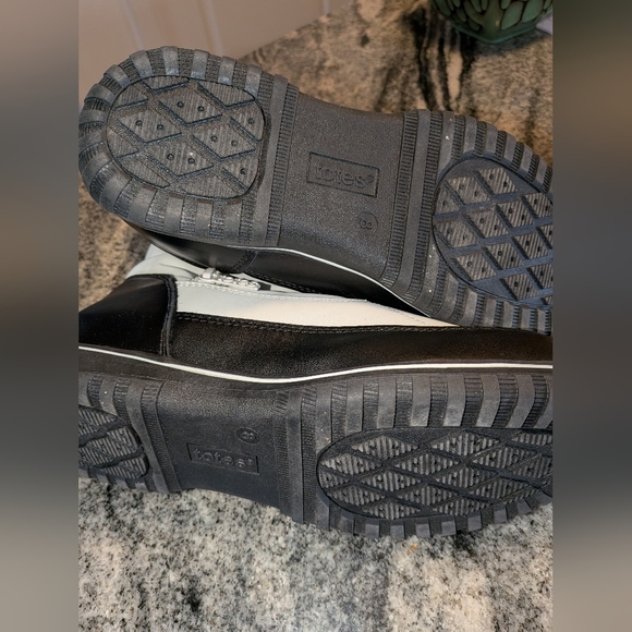 Totes Waterproof NWT Thermolite Ariana White Booties Size 8 - Picture 5 of 9